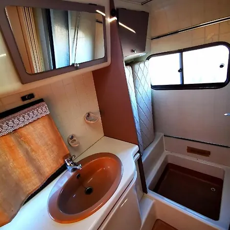 Rent A 'Le Voyageur' Camper Van With Blue Classics Οργανωμένο κάμπινγκ