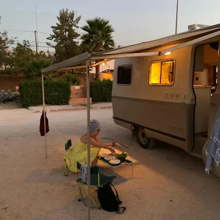 Rent A 'Le Voyageur' Camper Van With Blue Classics 럭셔리텐트 *
